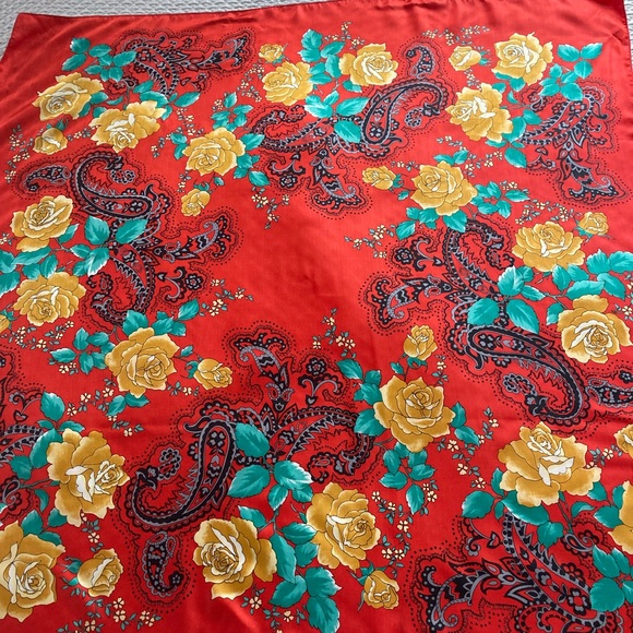 Colourful vintage square scarf - Picture 5 of 9